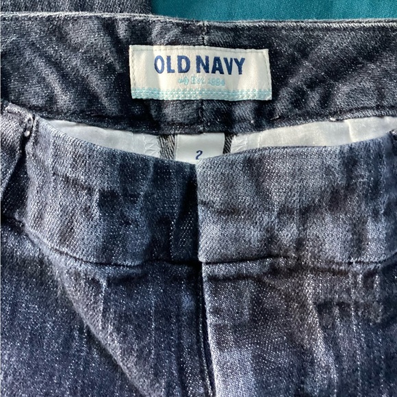 Old Navy jean capris. - Picture 5 of 9
